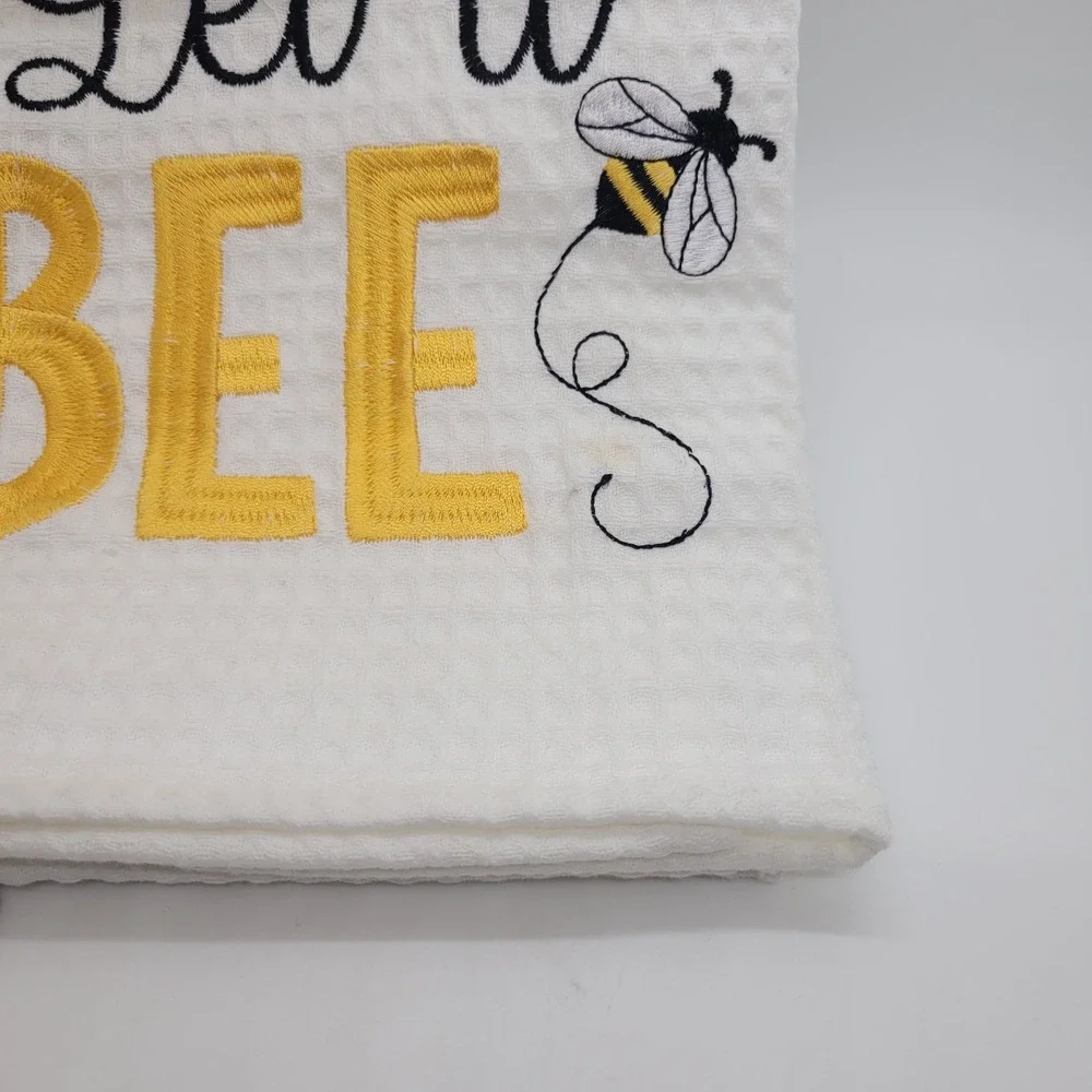 Villa Rosa‎ Let it Bee Embroidered White Waffle Weave Kitchen Hand Towel NWT